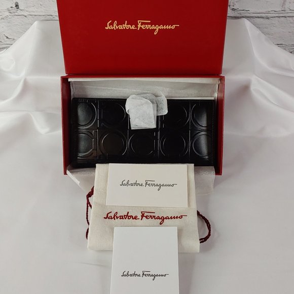 'SALVADOR FERRAGAMO' EMBOSSED LEATHER BI-FOLD WALLET, DUST BAG & BOX GIFT SET - Picture 15 of 16